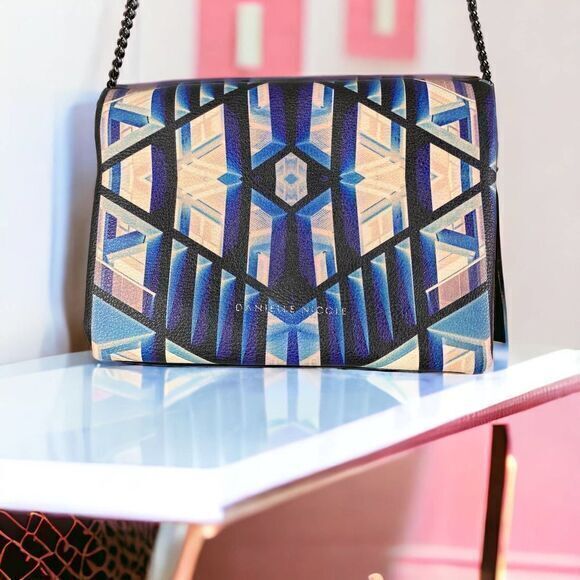 Danielle Nicole Purse Bag Crossbody Handbag Shoulder Carry‎ Travel Womens Retro - Picture 2 of 12